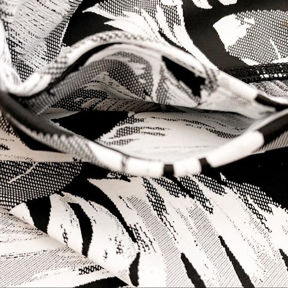 Koral Black White Floral Paradise High Rise Athletic Leggings SZ S NWOT - Picture 9 of 12